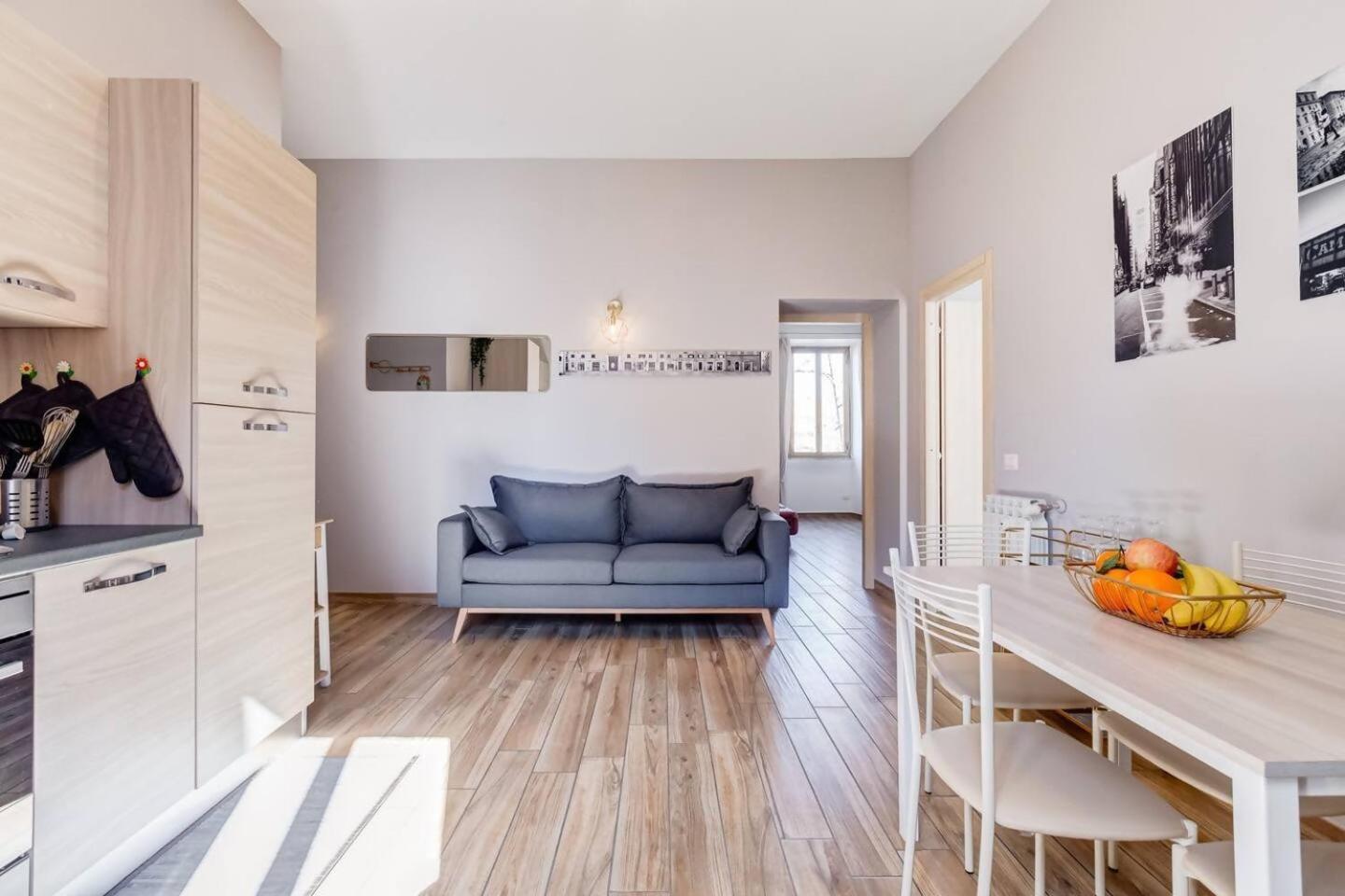Bright And Spacious 2bdr Apartment Rom