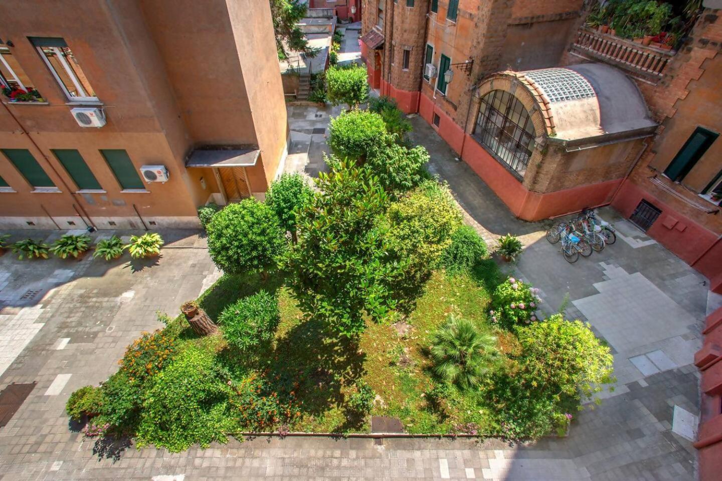 Bright And Spacious 2bdr Apartment Rom