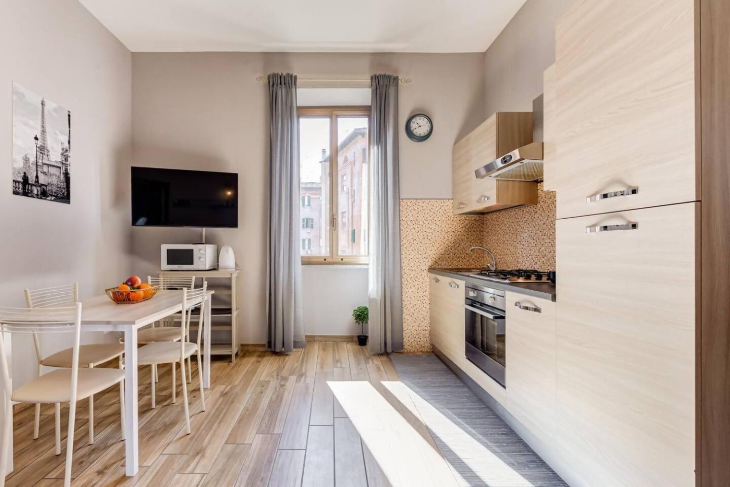 Bright And Spacious 2bdr Apartment *